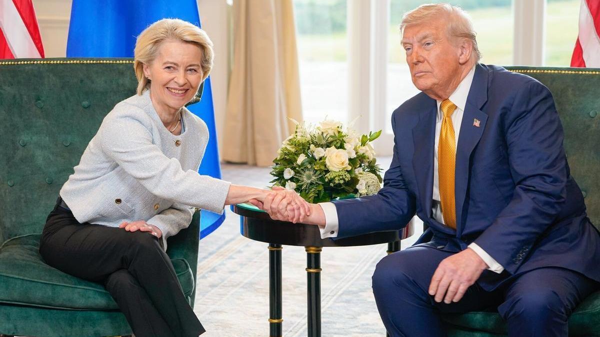Donald Trump eta Ursula von der Leyen azkeneko bileran.