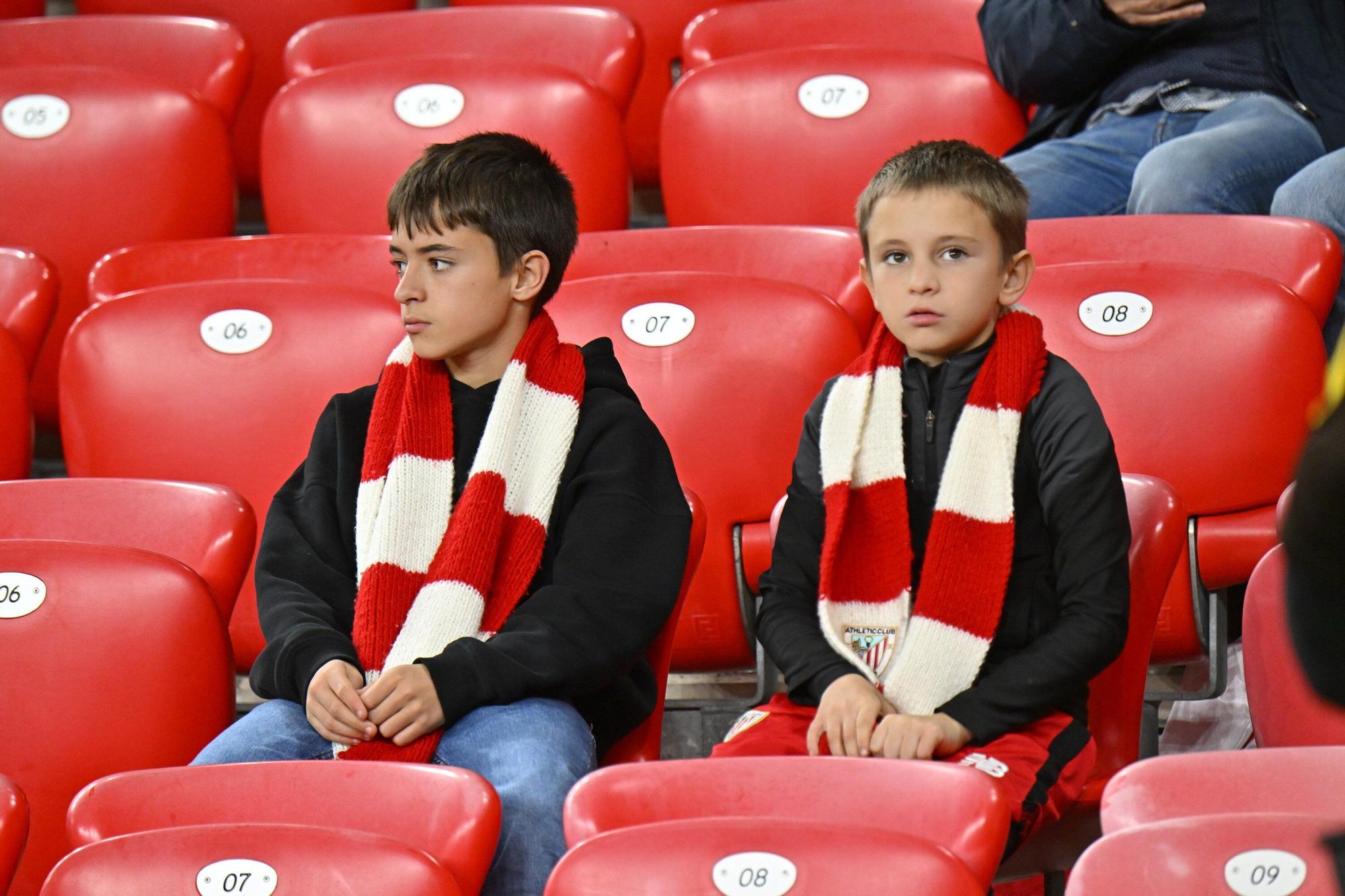 ¿Has estado en San Mamés viendo el Athletic-Atlético? Búscate en nuestra galería
