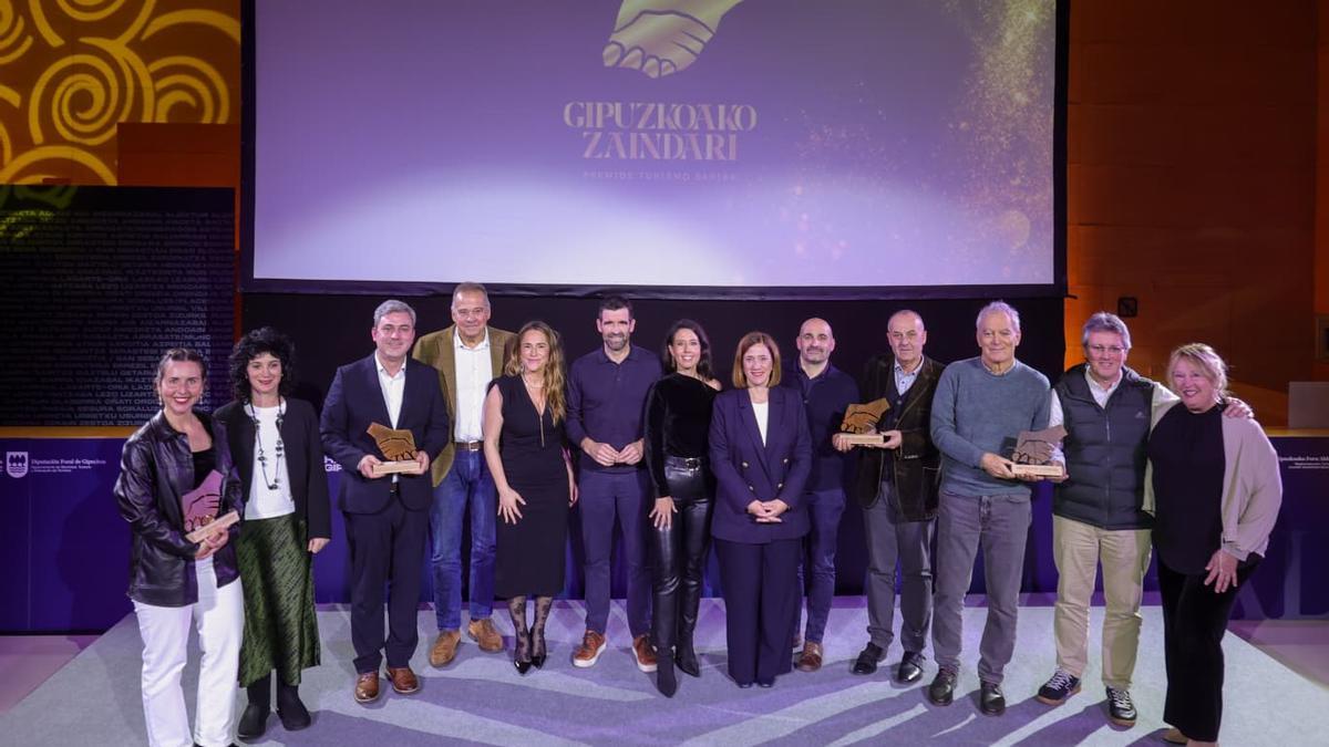 El Departamento de Movilidad, Turismo y Ordenación del Territorio reconoce a Goitur, Sagardoa Route, Aparture y a la Behobia-San Sebastián en la segunda edición de los premios de turismo ‘Gipuzkoako Zaindari’.