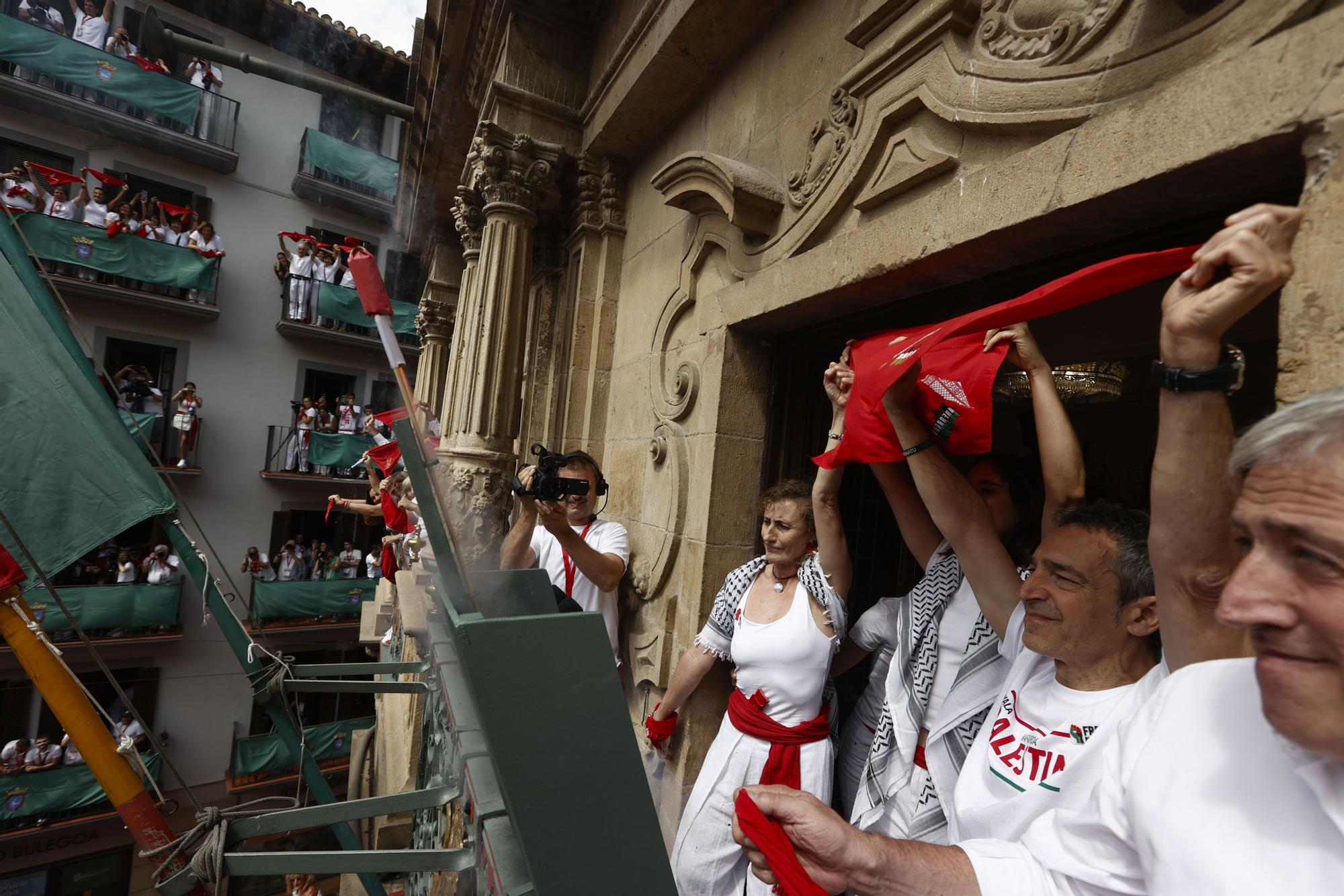 Fotos del  Chupinazo de San Fermín 2025 en Pamplona: ¡La fiesta más internacional se enciende con un grito solidario por Palestina!