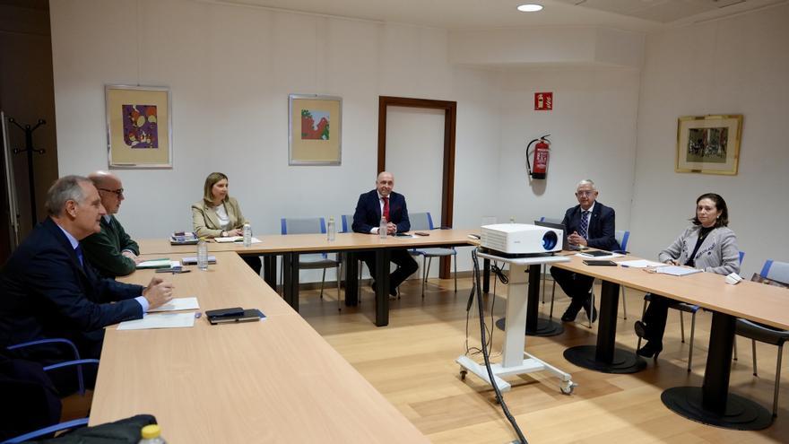 Enrique Lucas es el nuevo presidente de la Comisión de Control de la Policía del País Vasco