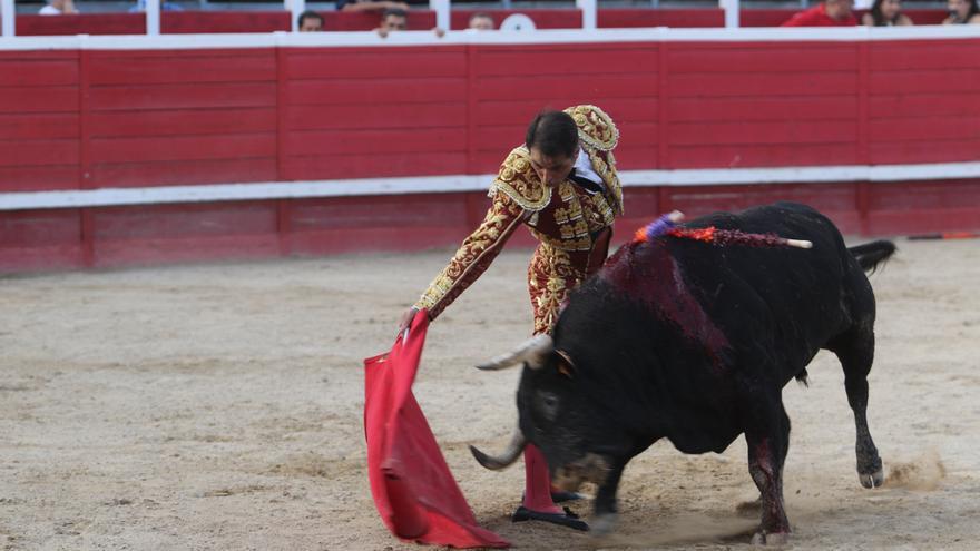 Castaño, una oreja de despedida en Sangüesa