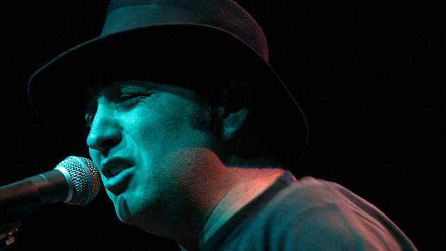 &quot;Sobrevivir es una suerte si haces blues y cantas en gallego&quot;