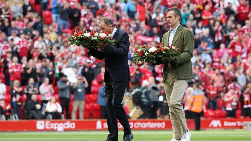 El Athletic participa en el homenaje a Diogo Jota