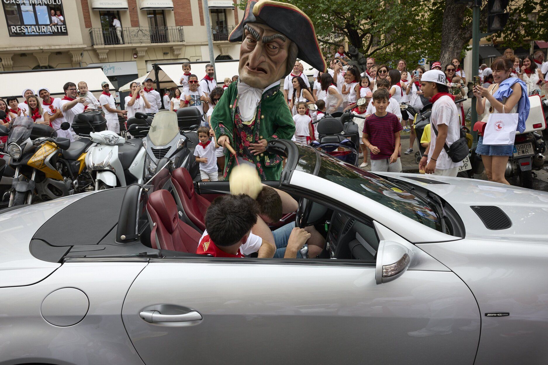 Imágenes de la primera salida de la Comparsa de Gigantes estos Sanfermines