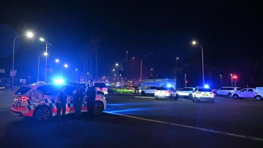 Suben a 12 los muertos por el tiroteo en Sídney, con 29 heridos, en un ataque durante una fiesta judía en la playa australiana de Bondi