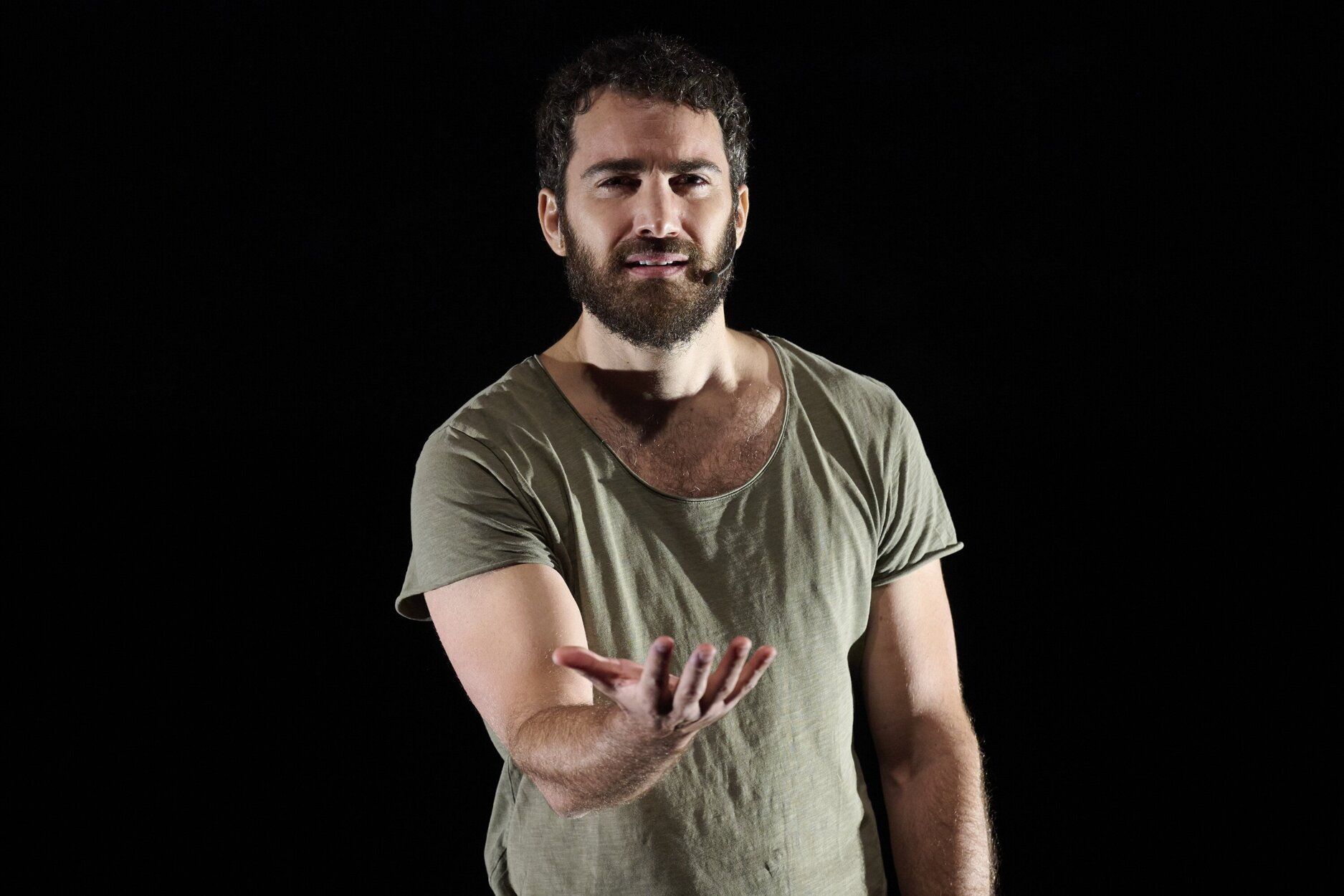 Imágenes de la obra &#039;En mitad de tanto fuego&#039; en el Festival de Teatro de Olite