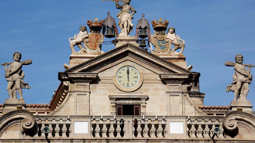 El Ayuntamiento de Pamplona estudiará la necesidad de instalar relojes públicos en caminos escolares