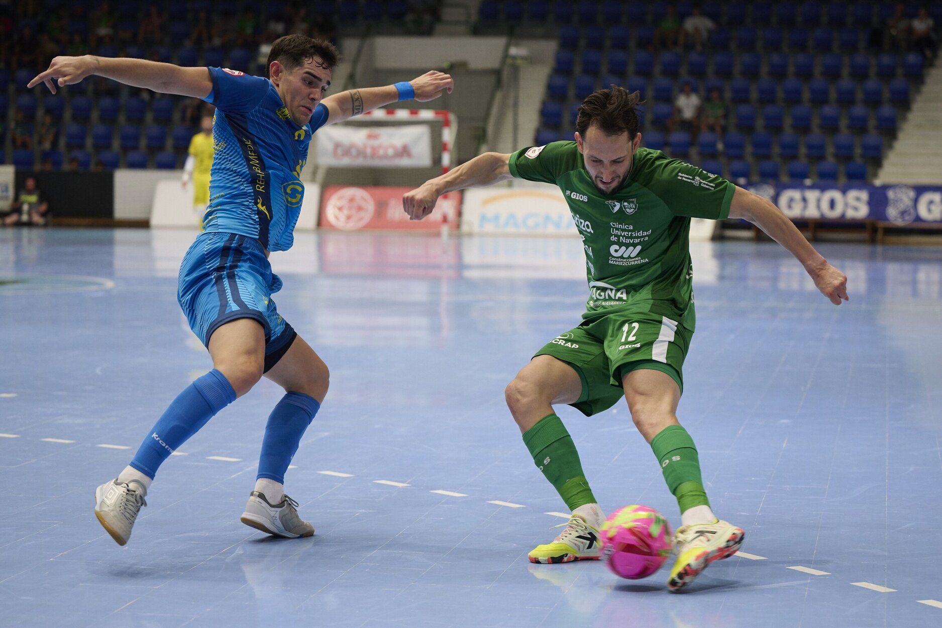 Fotos de la victoria de Osasuna Magna Xota frente a Peñiscola (5-4)