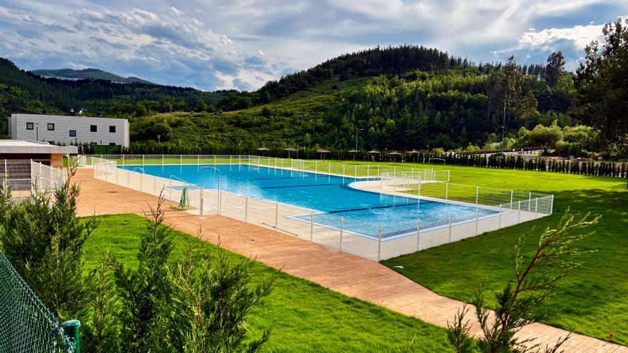Ermua abrirá la piscina de Betiondo y los juegos de agua de Ongarai el 13 de junio