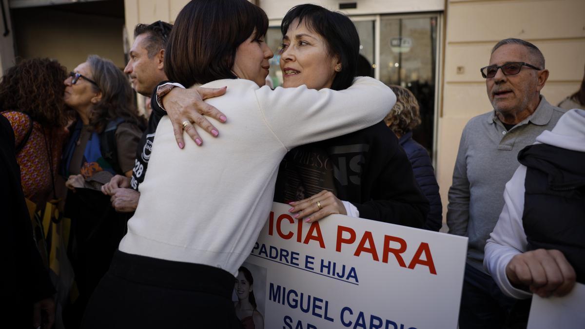 Concentración de las víctimas de la dana durante la comparecencia de Mazón.