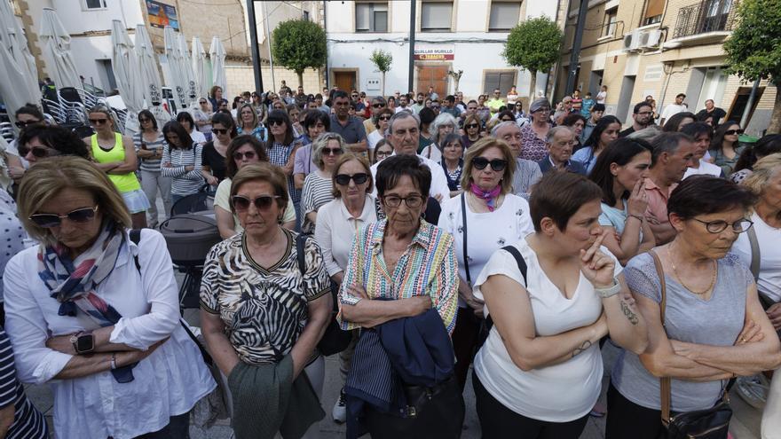 Arguedas se concentra contra la violencia machista tras el crimen cometido en la localidad