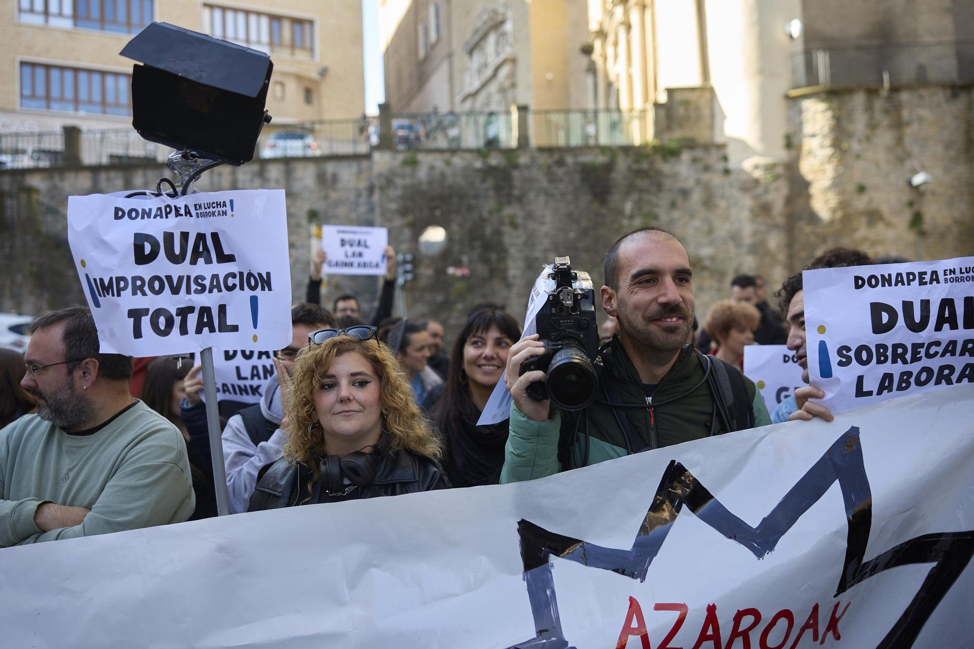 Concentración ante Educación en el marco de la huelga docente en los centros de FP