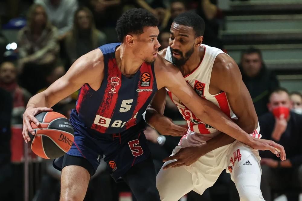 Imágenes del duelo entre Estrella Roja y Baskonia