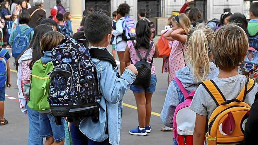 El alumnado con jornada intensiva descansa menos horas y come peor