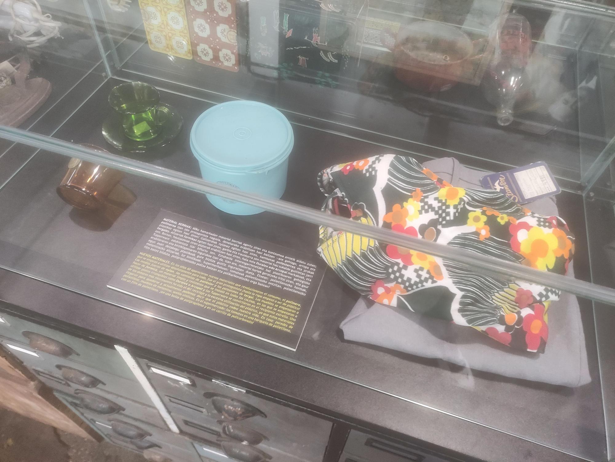 Exposición de objetos de hace unas décadas, en Legazpi