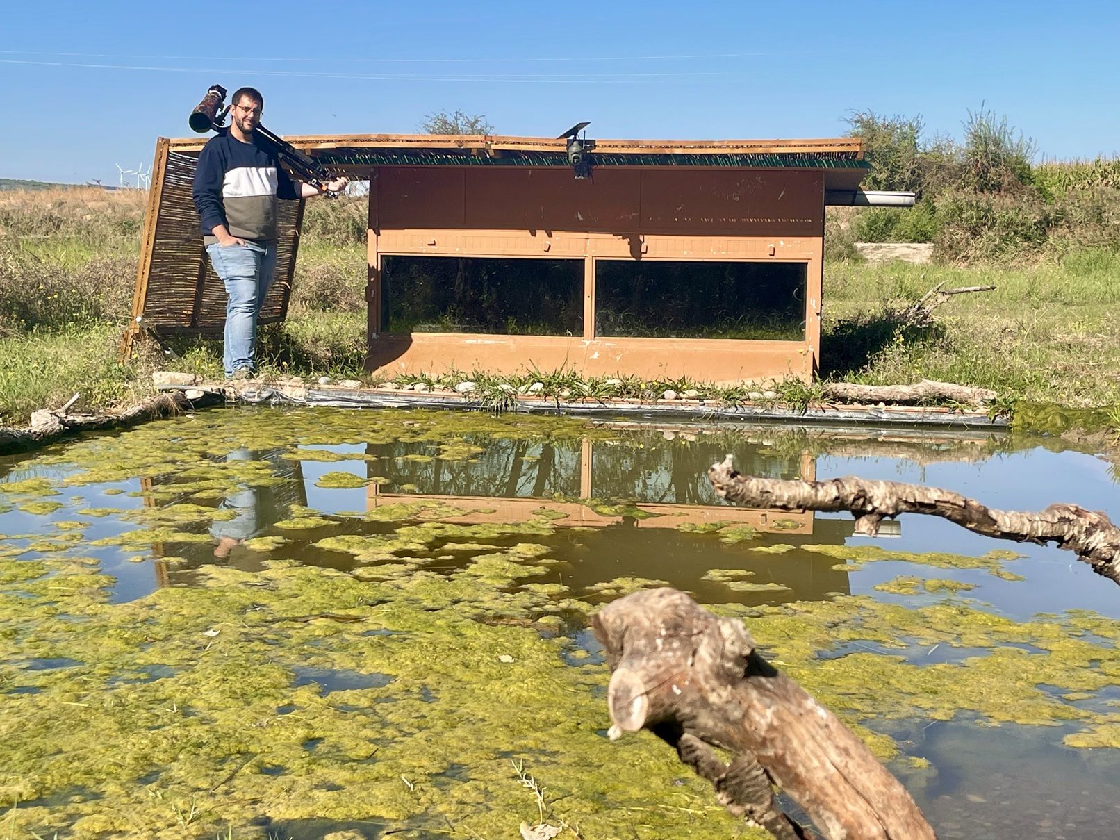 Otra de las cabañas, en este caso semienterrada, que ha habilitado el marcillés.