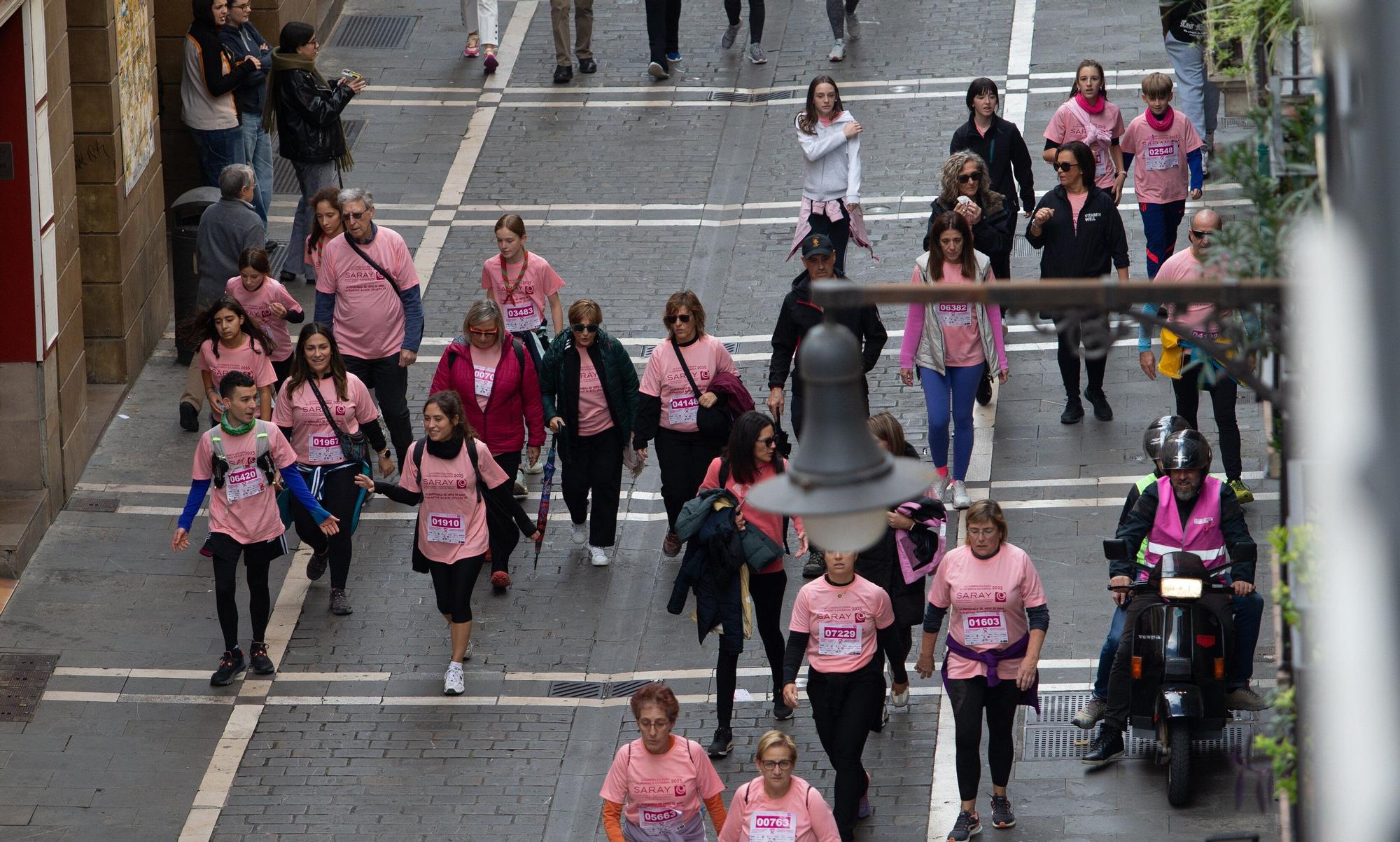 Fotos de la Carrera contra el Cáncer de Mama de Saray en Pamplona 2025