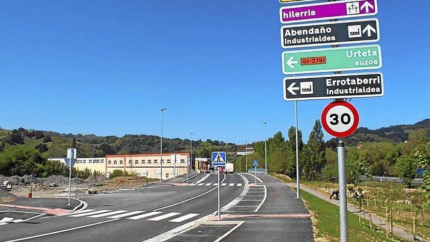 &quot;EAJk Zarautzen industria indartzeari bizkarra eman dio&quot;