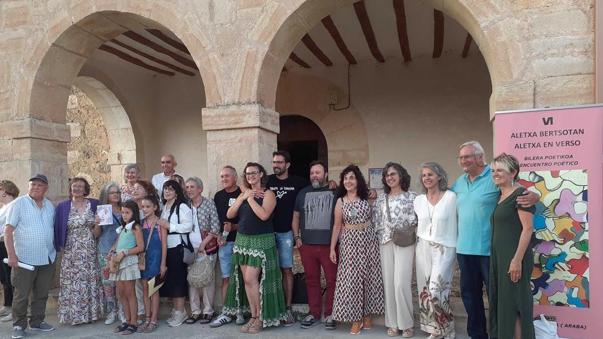 Parte de los participantes en el recital de Aletxa