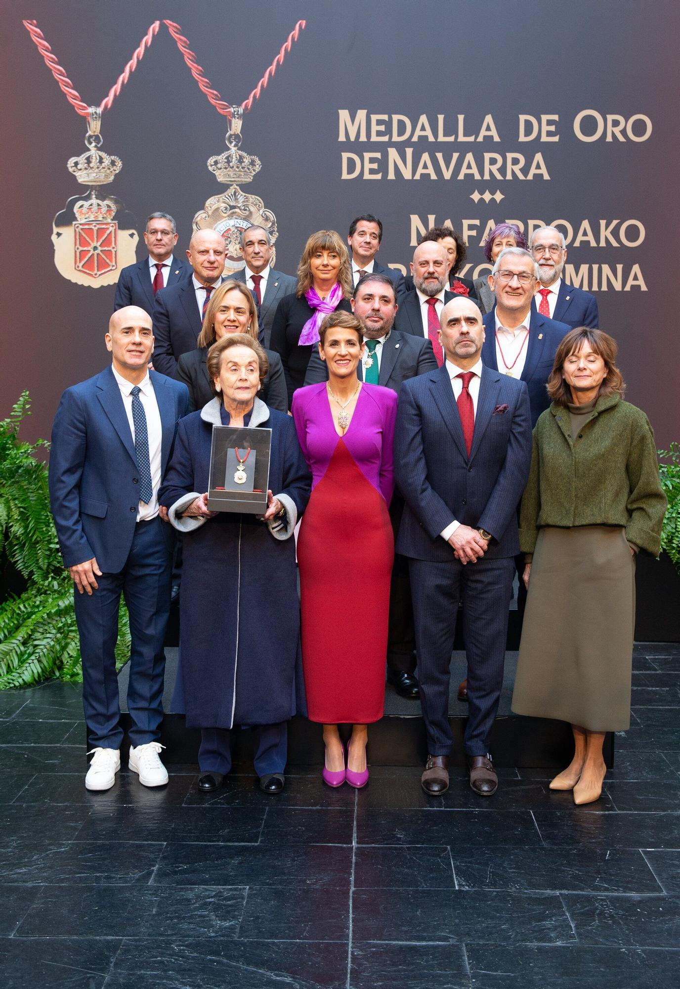 Fotos de la entrega de la Medalla de Oro de Navarra a Manuel Torres a título póstumo