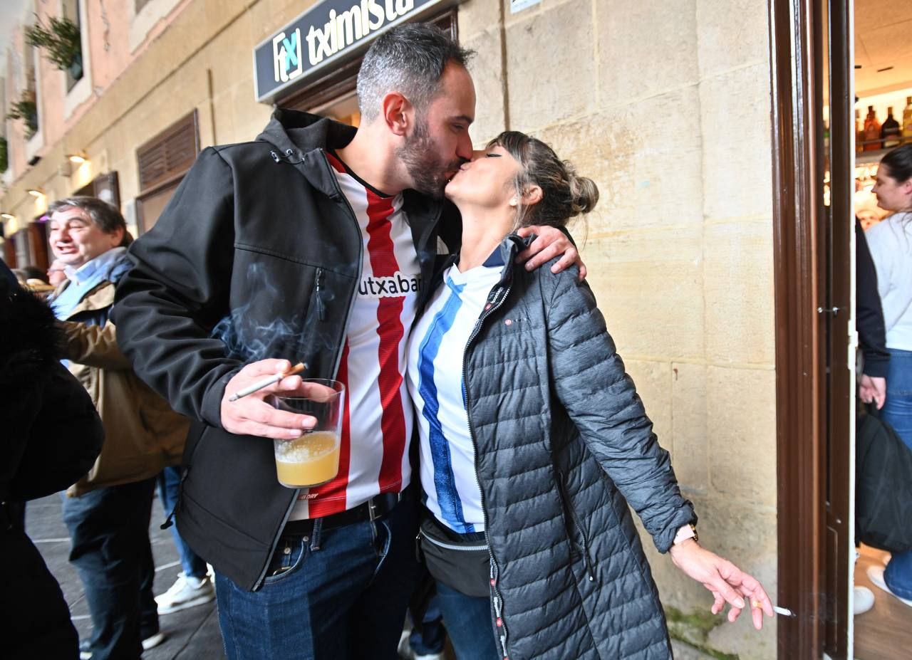 Las aficiones de la Real y Athletic ya juegan en la Parte Vieja