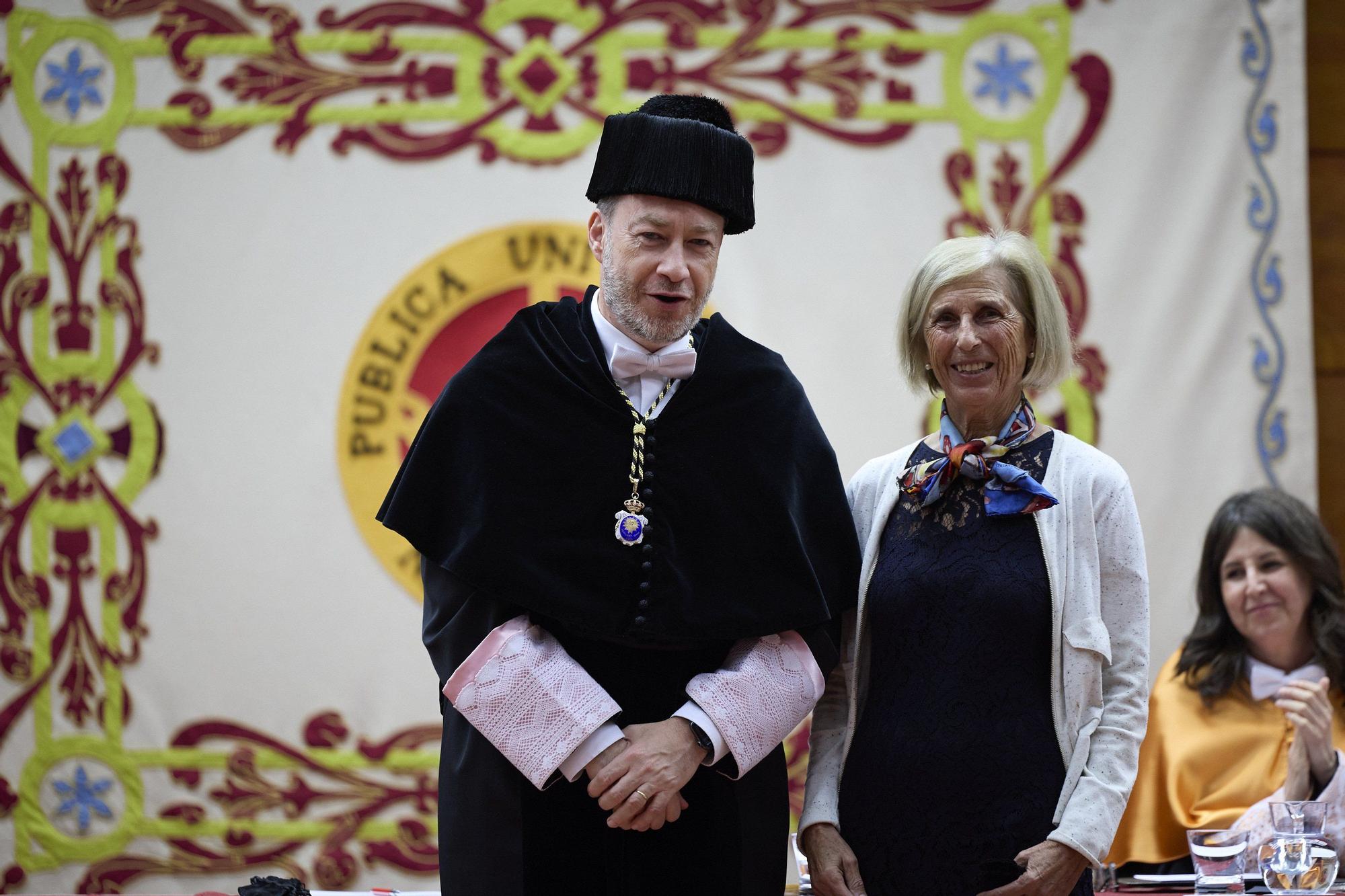 Fotos del homenaje de la UPNA a las personas que llevan 25 años trabajando en la Universidad