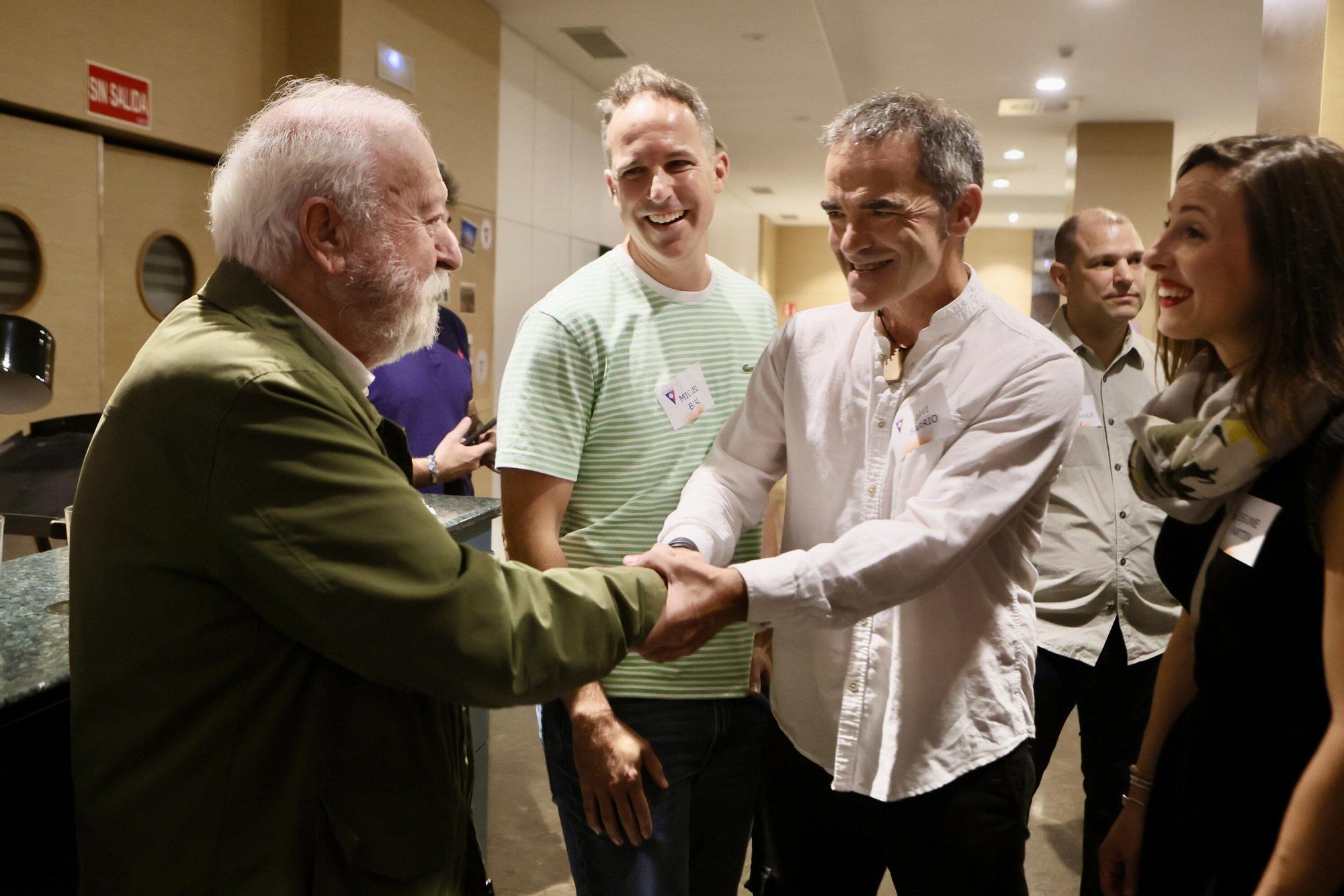 En imágenes: Homenaje al histórico entrenador de atletismo alavés Víctor Clemente
