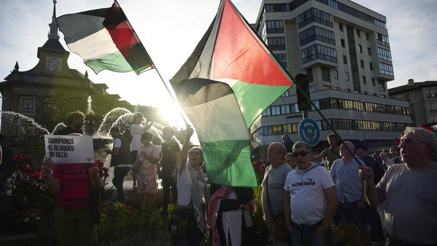 Concentración en Pamplona contra la detención de la flotilla humanitaria a Palestina