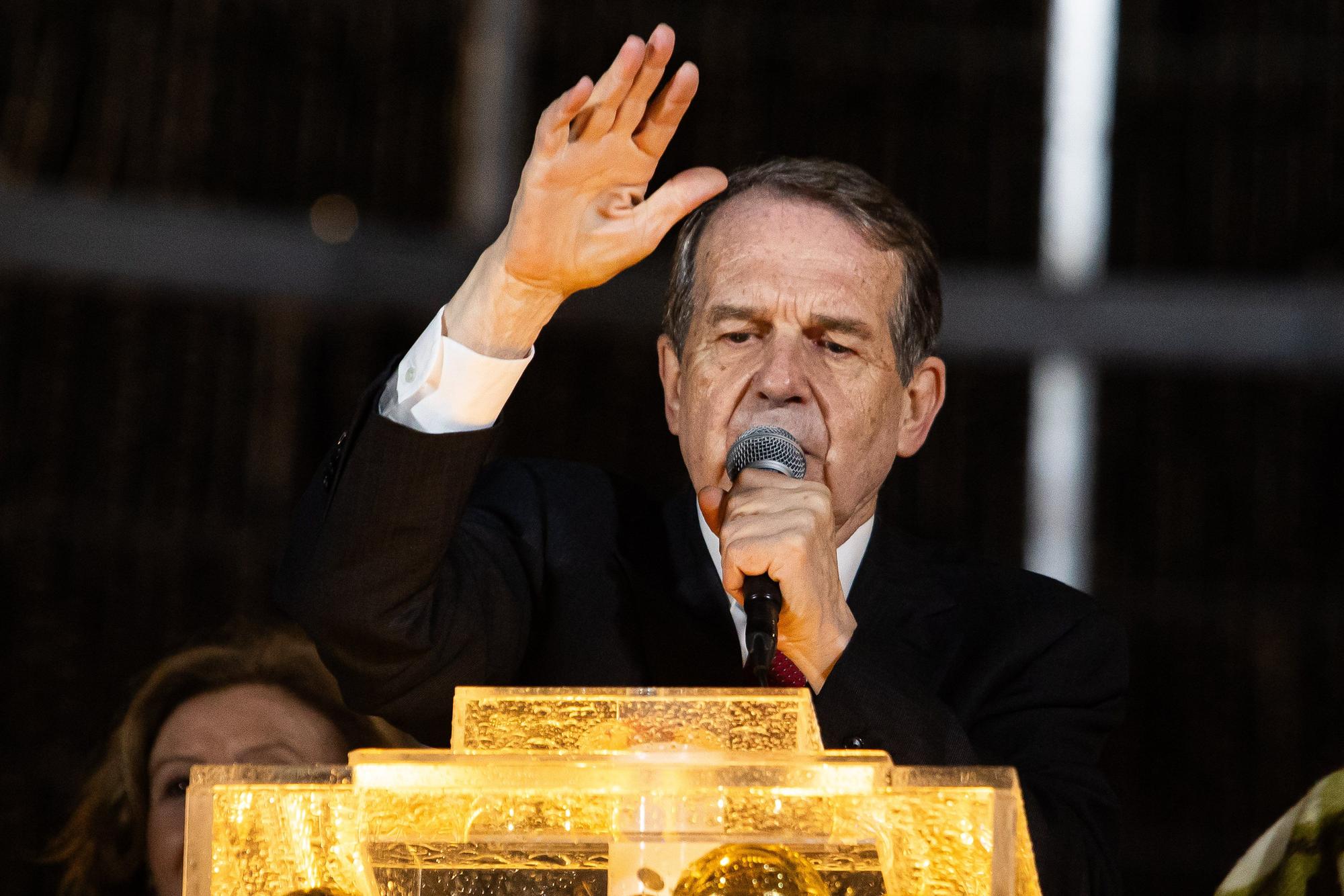 En imágenes: Ya es Navidad en Vigo: así ha sido el accidentado encendido de luces