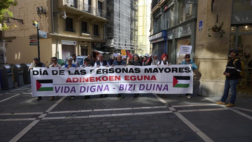 &#039;Mayores frente a la Crisis&#039; reclama en Pamplona pensiones &quot;dignas&quot; y advierte del &quot;deterioro&quot; de la sanidad