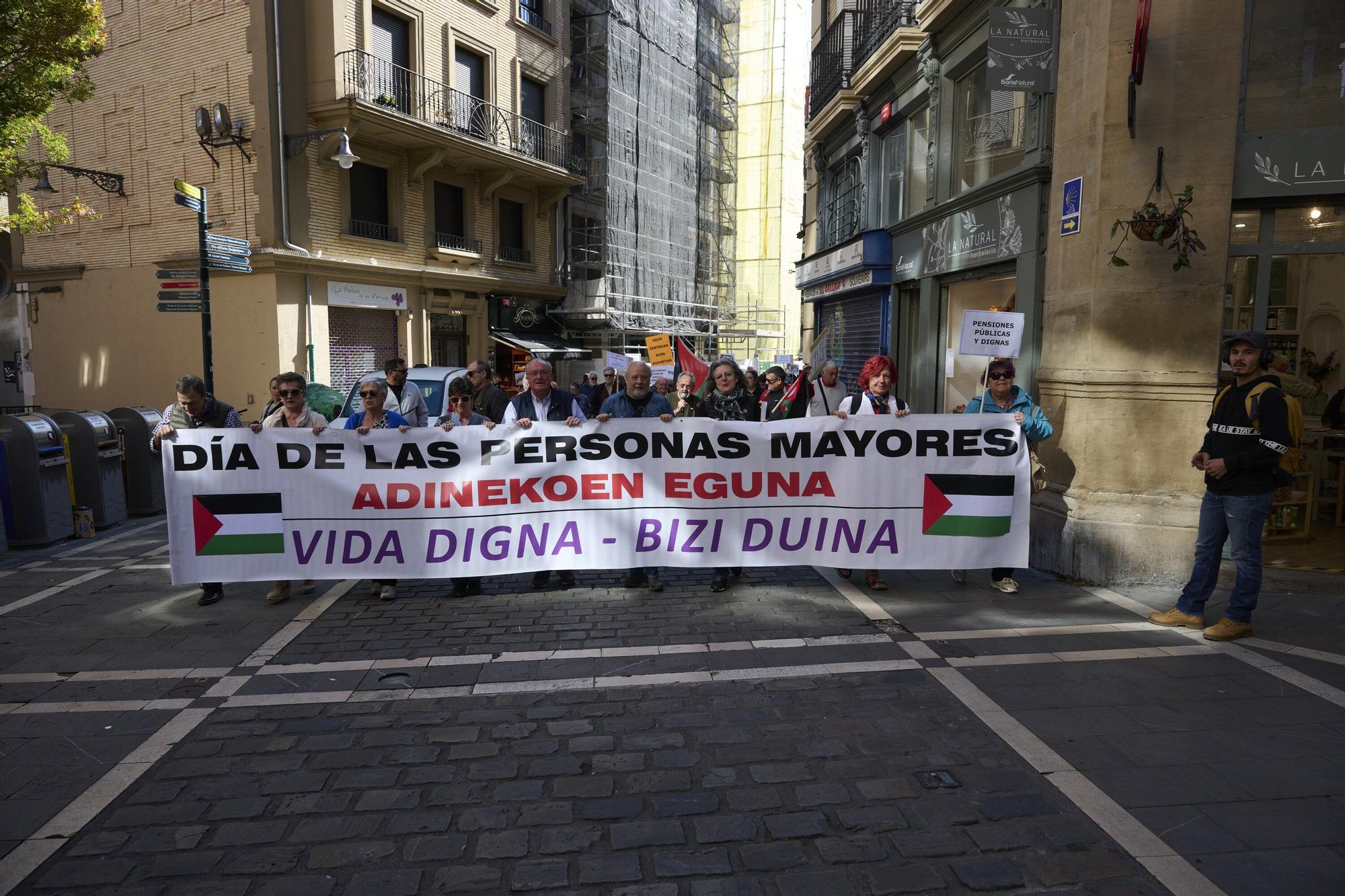 Manifestación en Pamplona de la plataforma 'Mayores frente a la crisis'