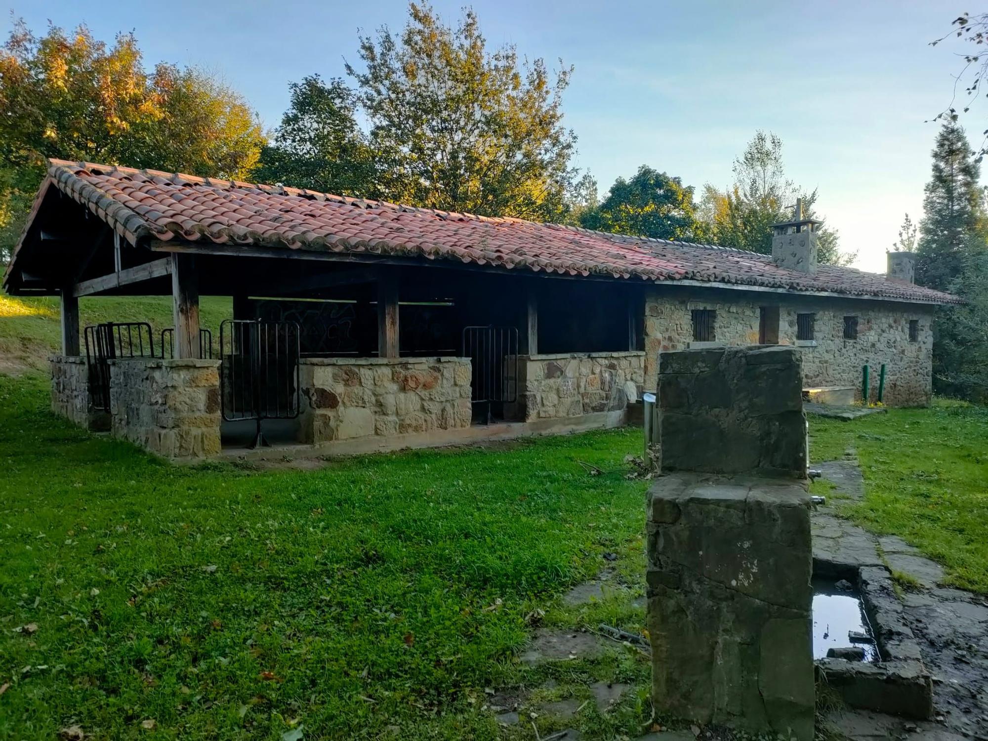 Fuente y refugio en landa ederra.