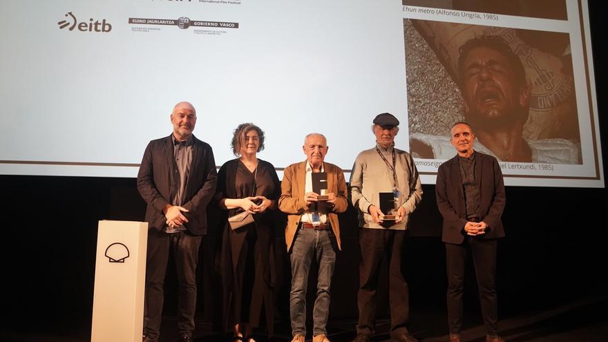 Alfonso Ungría y Anjel Lertxundi reciben el premio de la Filmoteca Vasca
