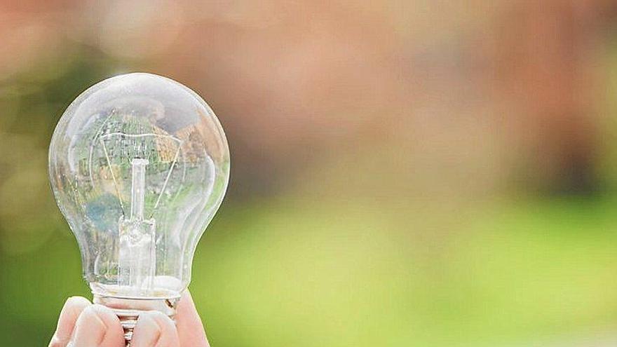 La electricidad baja y se vuelve a situar por debajo de los 200 euros/MWh