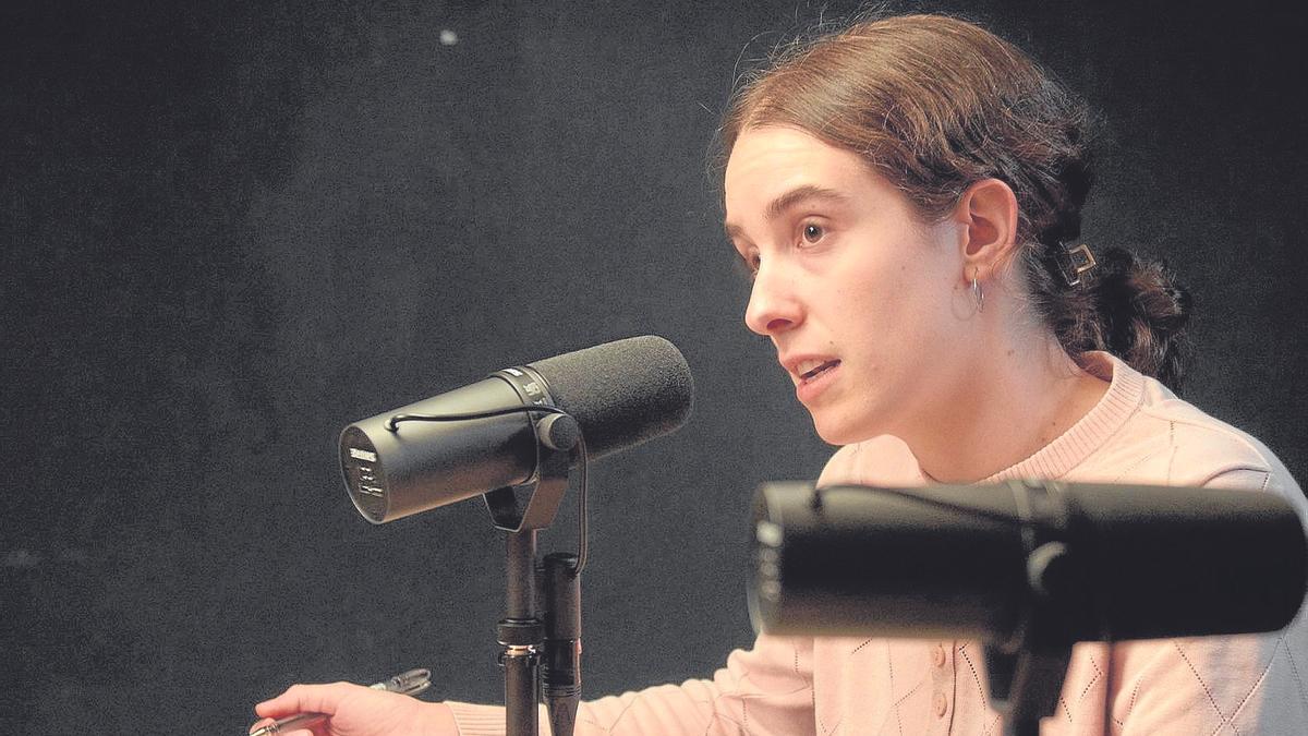 Amets Aranguren musikari eta kazetariak gidatzen du BaDA!bil podcasta.