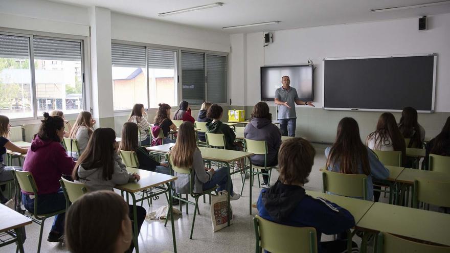 Los estudiantes que acosen o practiquen ciberacoso en Navarra serán expulsados del centro escolar