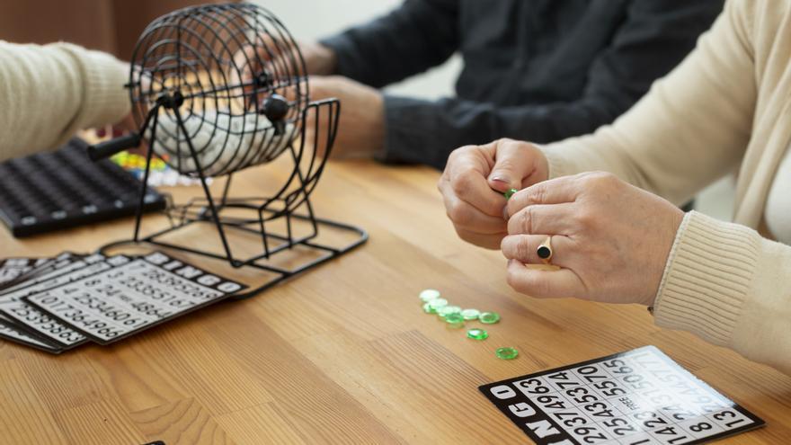 El Parlamento Vasco reforma la ley del juego y permitirá jugar al bingo con dinero en los centros de mayores