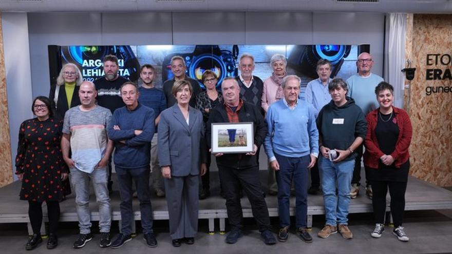 El oñatiarra Joserra Txintxurreta gana el concurso del calendario 2026 de la Diputación de Gipuzkoa