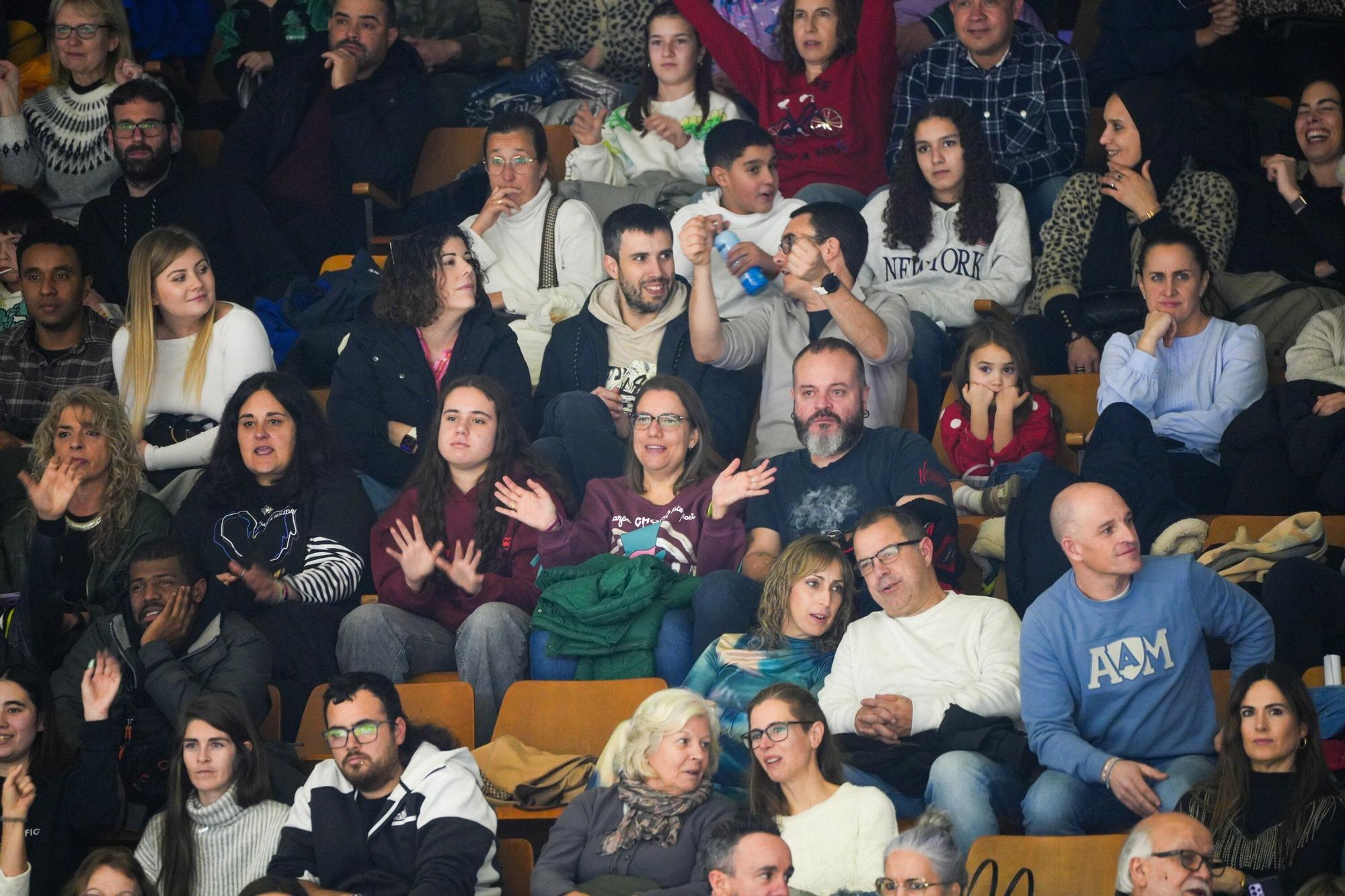 En imágenes: Mendizorroza disfruta la 30ª Gala Internacional Navideña de Gimnasia