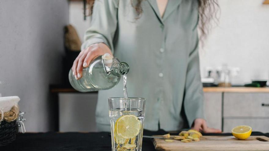 ¿Qué bebidas sin azúcar son las mejores para el verano? Esto dice Boticaria García