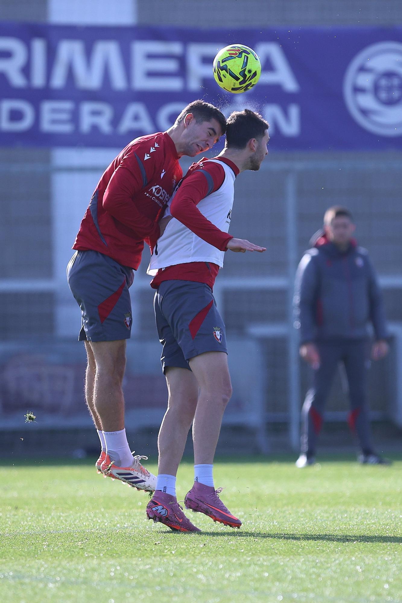 Fotos del entrenamiento de Osasuna y de la rueda de prensa de Lisci de este viernes 28 de noviembre