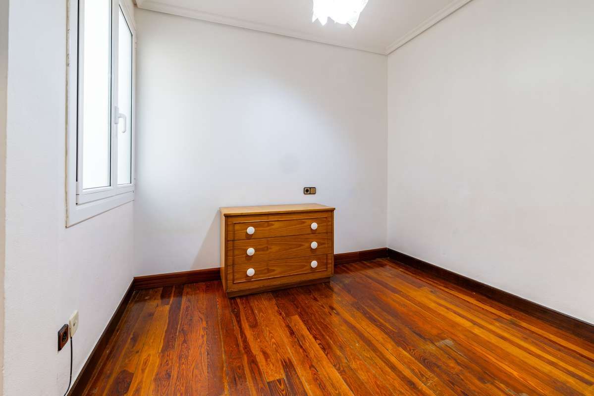 Amplio piso en venta a un paso de la playa de la Zurriol