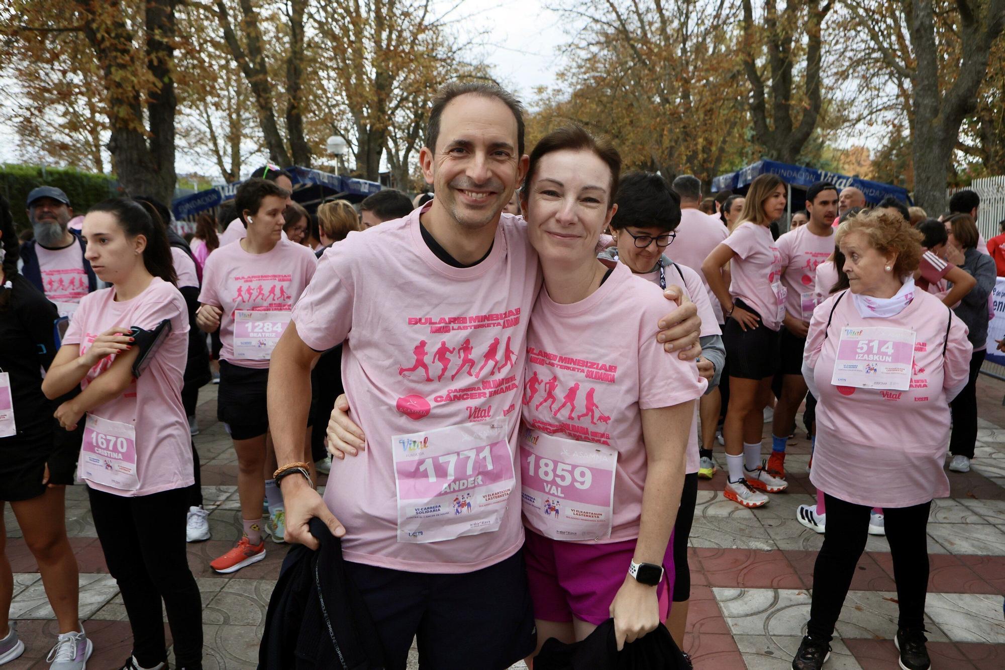 En imágenes: Vitoria se vuelca con la VI Carrera Solidaria contra el Cáncer de Mama