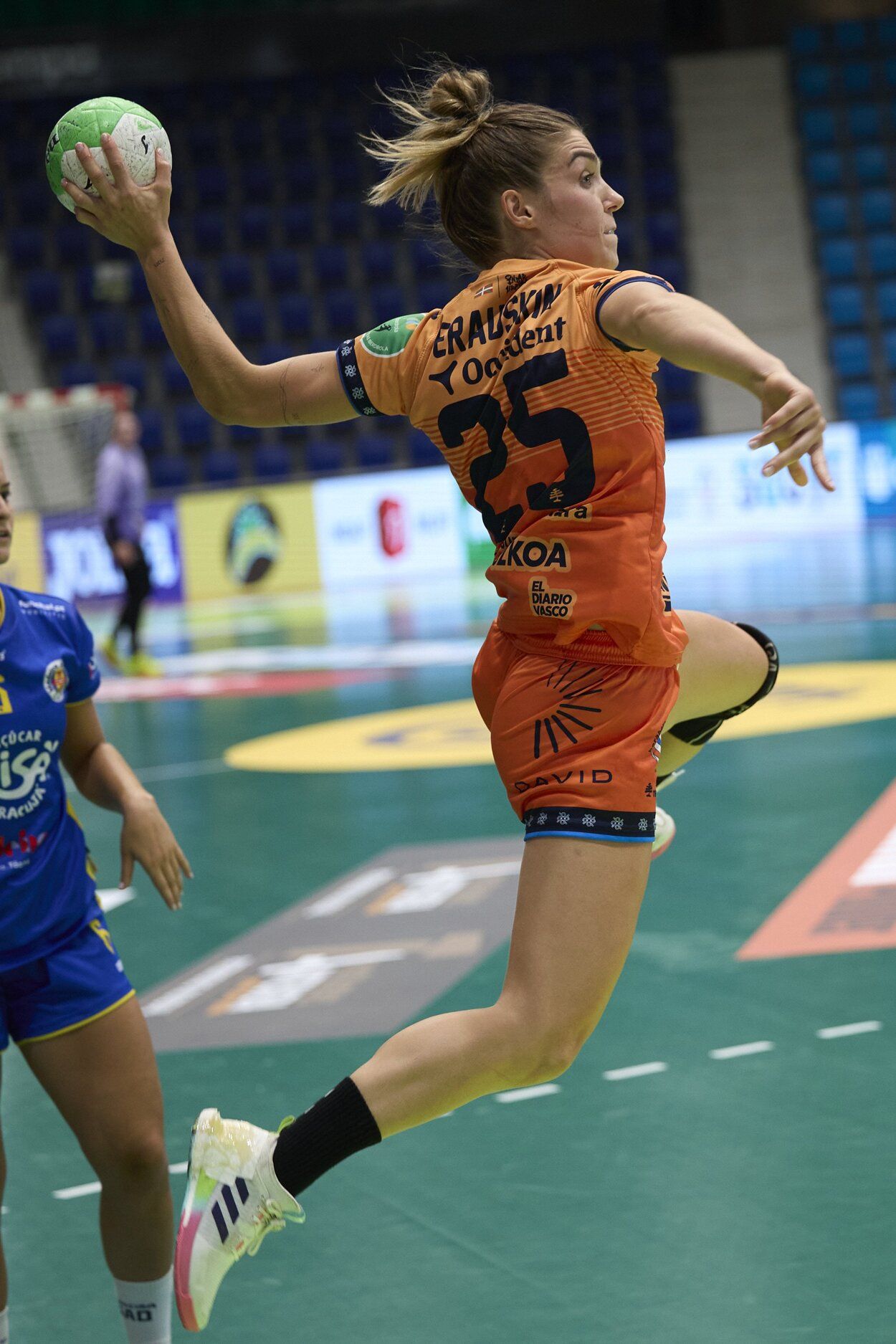 Fotos de las semifinales de la Supercopa Ibérica de balonmano en Anaitasuna