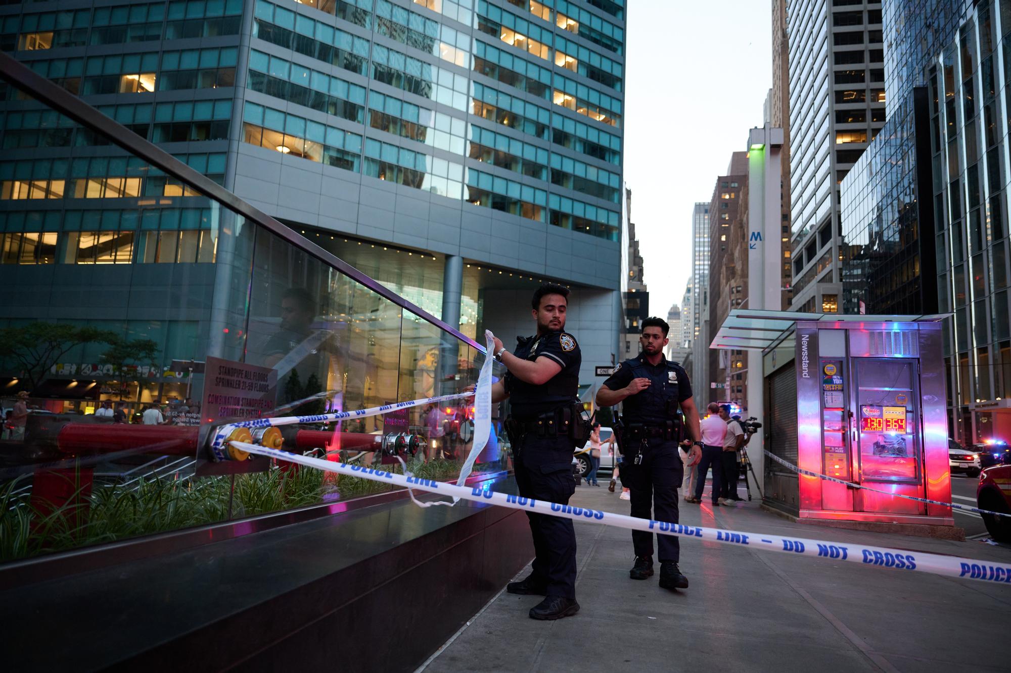 El dispositivo policial desplegado en Nueva York durante la alerta por el tiroteo.