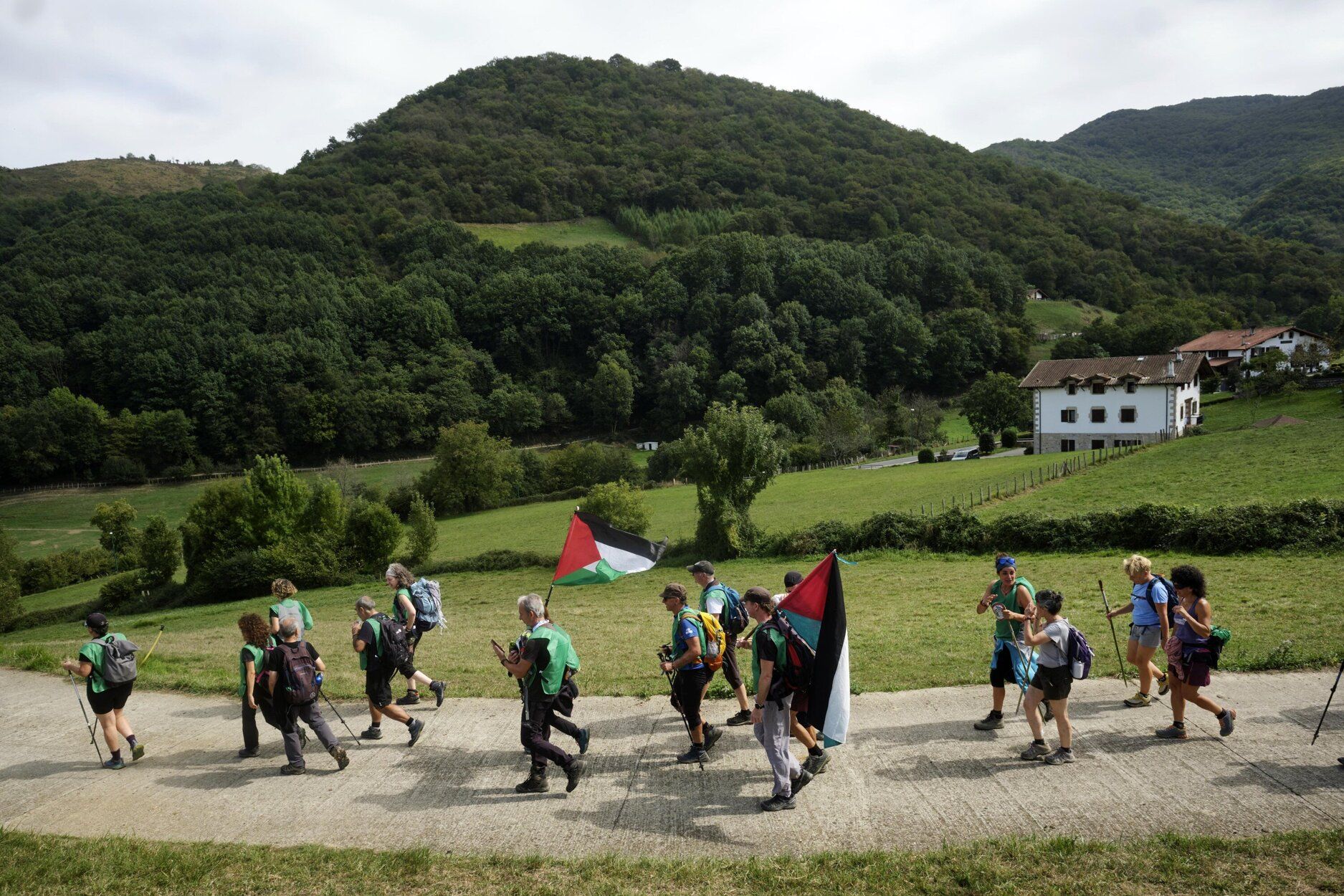 Fotos de la séptima etapa de la marcha propalestina por Navarra, desde Eltzaburu hasta Doneztebe