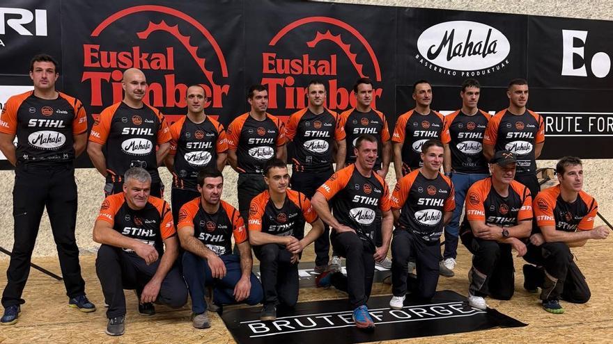 Los participantes en el Euskal Timber del día 20 en Zarautz.