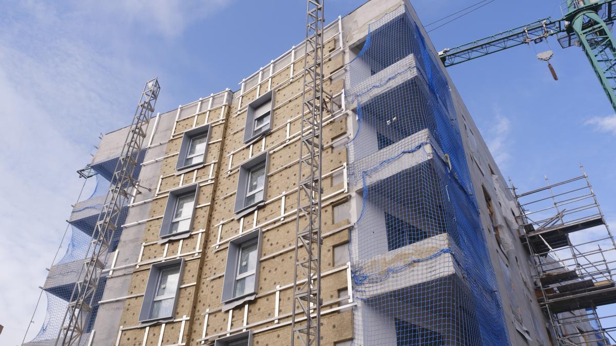 El Observatorio constata "la persistente tensión del mercado, el crecimiento de la demanda de vivienda pública y la recuperación sostenida del sector de la construcción". El Observatorio constata "la persistente tensión del mercado, el crecimiento de la demanda de vivienda pública y la recuperación sostenida del sector de la construcción".