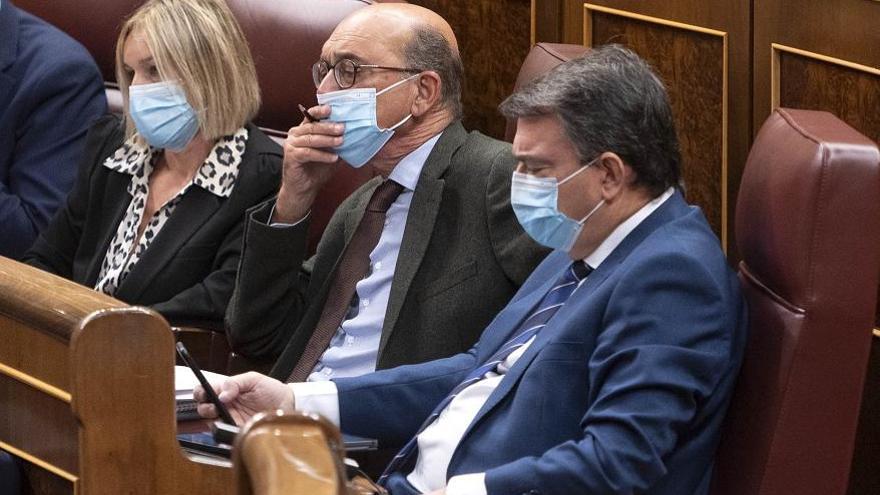 El portavoz del PNV, Aitor Esteban, en una sesión plenaria en el Congreso. El portavoz del PNV, Aitor Esteban, en una sesión plenaria en el Congreso.
